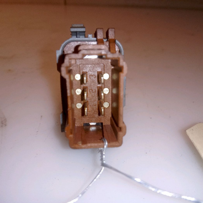 Commande leve-glace porte arrière gauche occasion RENAULT ESPACE IV Phase 1 09-2002->03-2006 2.2 DCI 8200220507 2