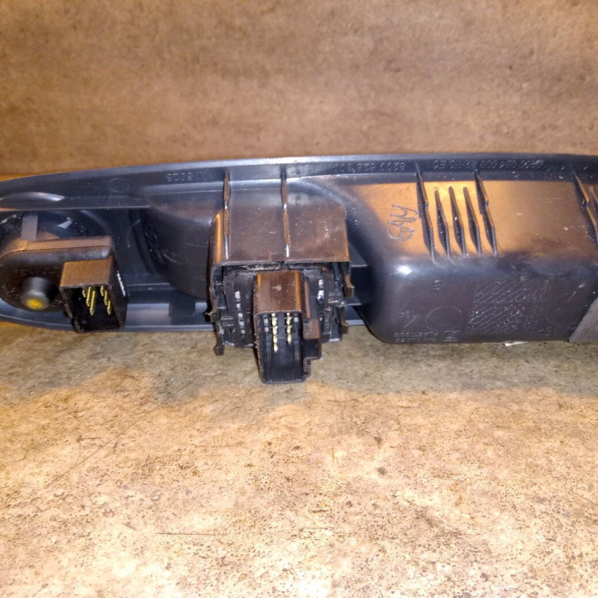 Commande rétroviseurs extérieures électriques occasion RENAULT CLIO CAMPUS II Phase 1 07-2006->07-2009 1.5 DCI 65ch 8200214919 2