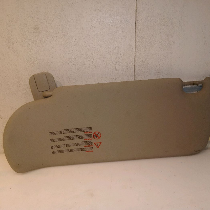 Pare-soleil droit occasion RENAULT ESPACE IV Phase 1 09-2002->03-2006 2.2 DCI 8200413909 2