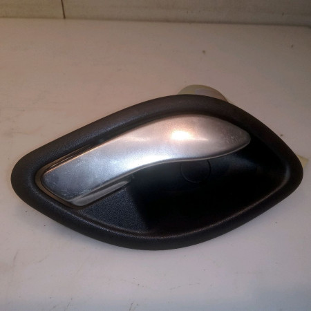 Poignee int porte avd occasion RENAULT ESPACE IV Phase 1 09-2002->03-2006 2.2 DCI 8200000724