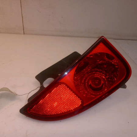 Feu brouillard arrière droit occasion RENAULT ESPACE IV Phase 1 09-2002->03-2006 2.2 DCI 8200027154