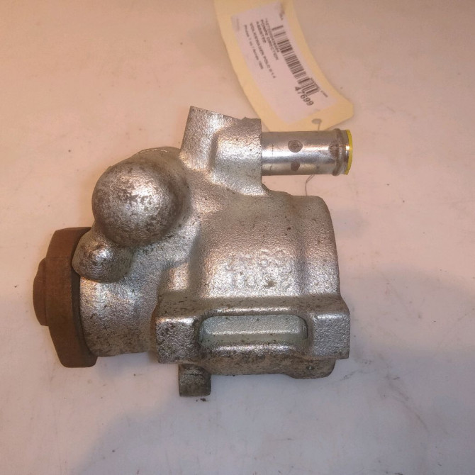 Pompe direction assistee occasion VOLKSWAGEN POLO III Phase 1 10-1994->11-1999 1.4 1