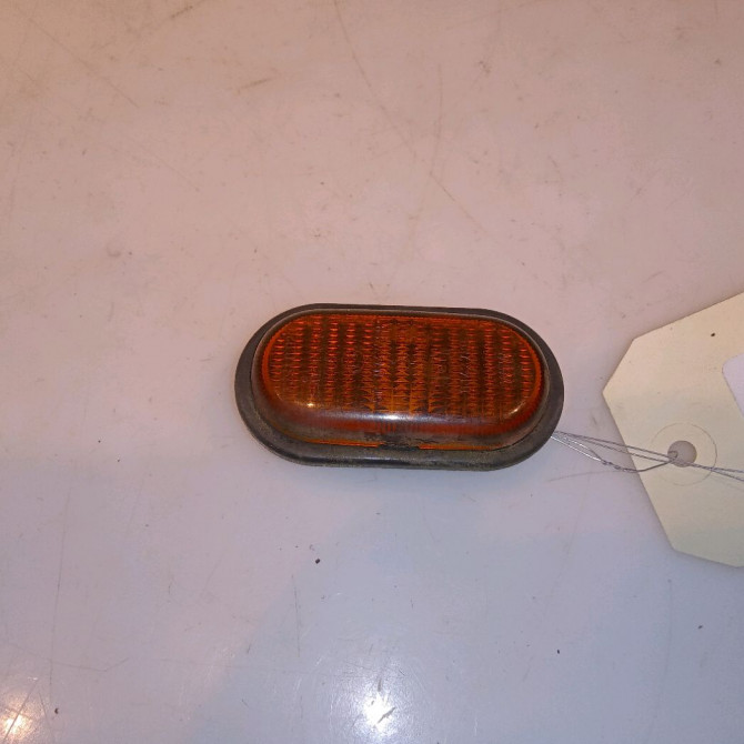 Répétiteur aile gauche occasion RENAULT CLIO I Phase 3 03-1996->08-1998 1.9 D 65ch 7700822136 1