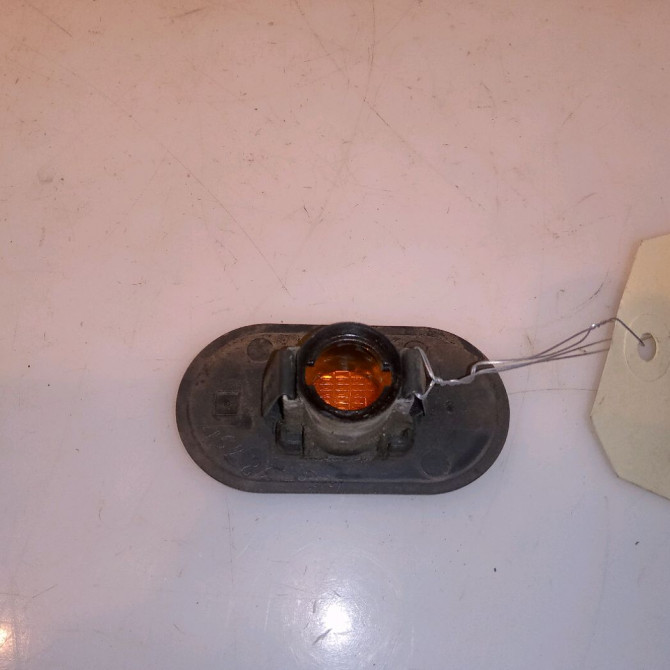 Répétiteur aile gauche occasion RENAULT CLIO I Phase 3 03-1996->08-1998 1.9 D 65ch 7700822136 2