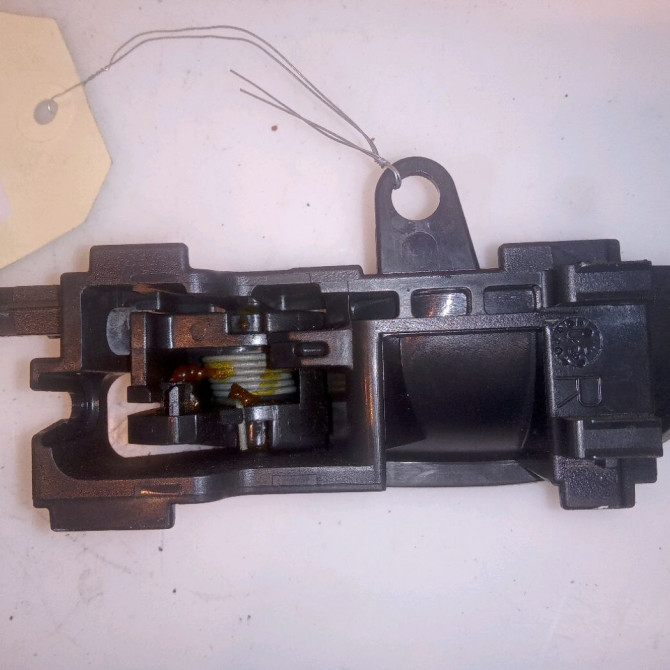 Poignee int porte arg occasion TOYOTA YARIS I Phase 2 03-2003->12-2005 75 D-4D 692060D060B1 2