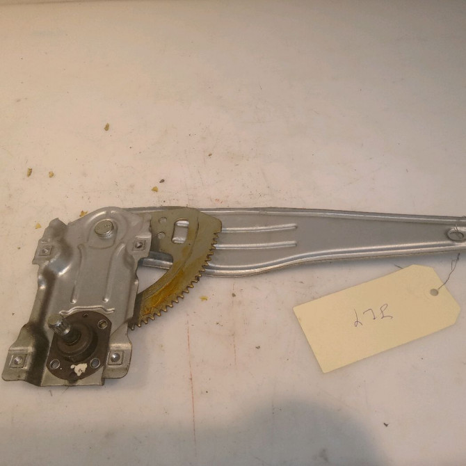Mecanisme leve-glace arrière gauche occasion TOYOTA YARIS I Phase 2 03-2003->12-2005 75 D-4D 698400D020 2