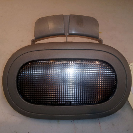 Plafonnier occasion RENAULT CLIO II Phase 2 06-2001->07-2006 1.2i 75ch 8200085577