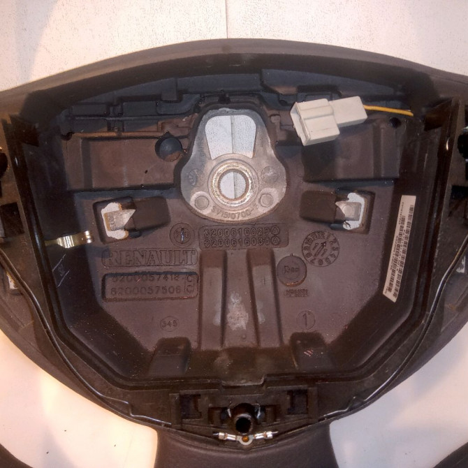 Volant de direction occasion RENAULT CLIO II Phase 2 06-2001->07-2006 1.2i 75ch 8200057418 2