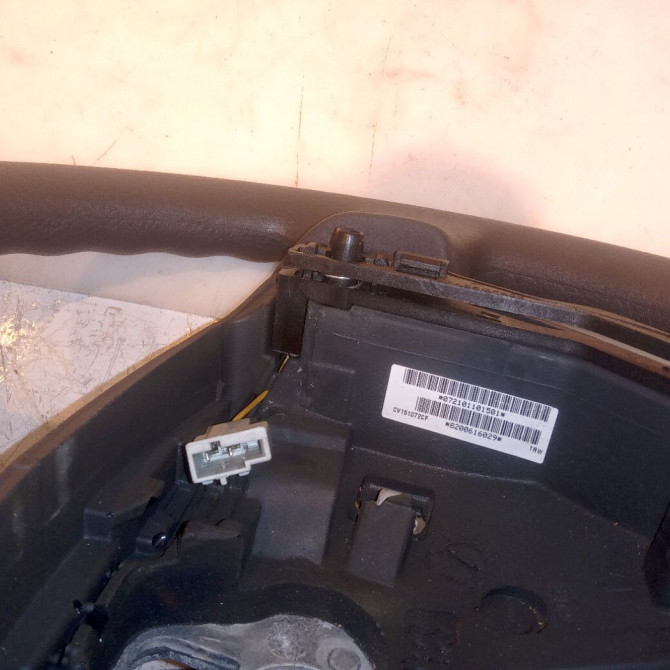 Volant de direction occasion RENAULT CLIO II Phase 2 06-2001->07-2006 1.2i 75ch 8200057418 3