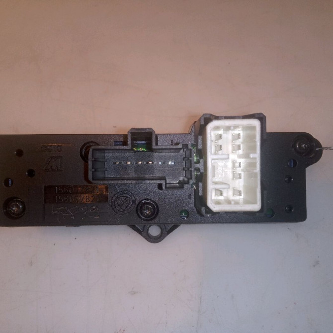 Bouton de warning occasion ALFA ROMEO 159 Phase 1 04-1995->04-1999 1.9 JTDM 150ch 2