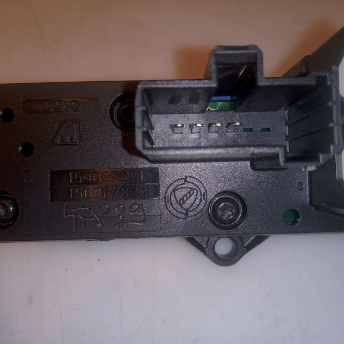 Bouton de warning occasion ALFA ROMEO 159 Phase 1 04-1995->04-1999 1.9 JTDM 150ch 3