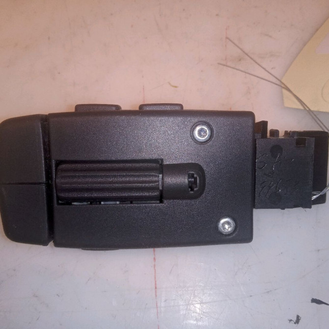 Commande autoradio occasion RENAULT CLIO II Phase 2 06-2001->07-2006 1.2i 75ch 2