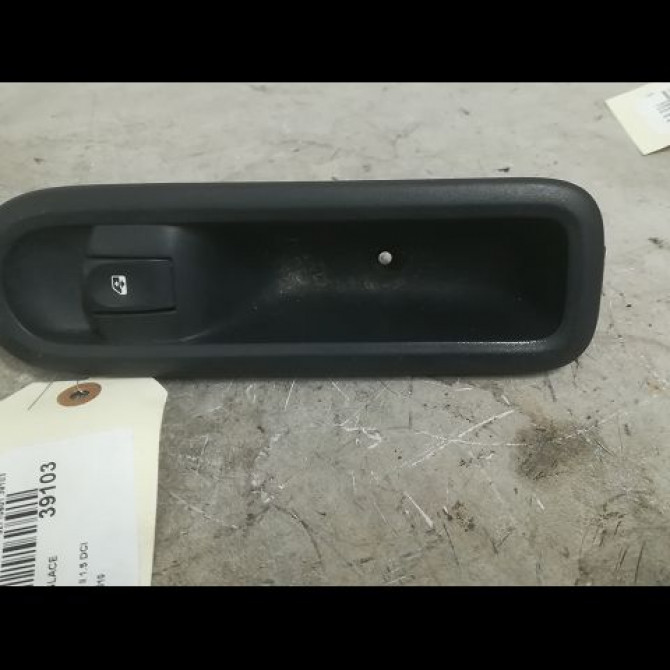Commande lève-glace porte avant droite occasion RENAULT TWINGO II Phase 1 06-2007->11-2011 1.5 DCI 65ch 8200214936 1