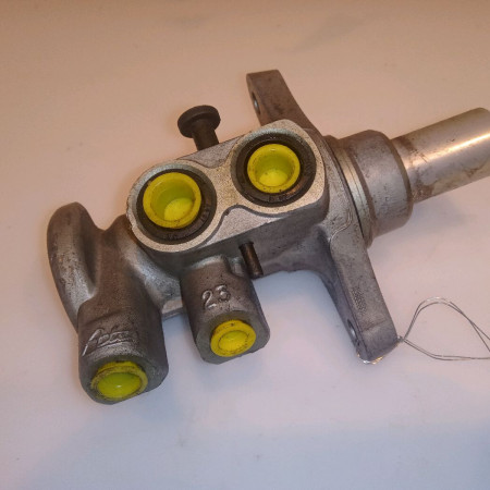 Maitre cylindre occasion FORD FIESTA V Phase 1 09-2002->10-2005 1.4 TDCI 1743440