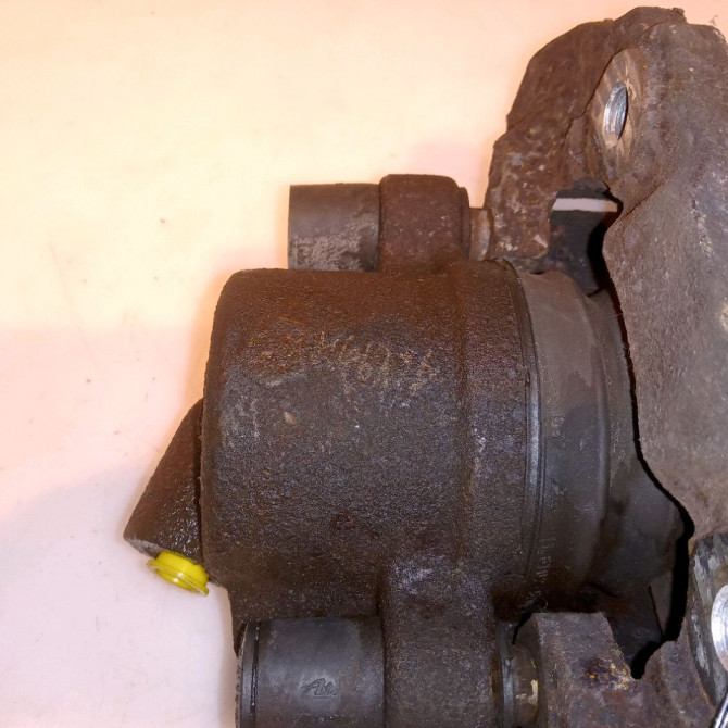 Etrier de frein avant gauche occasion FORD FIESTA V Phase 1 09-2002->10-2005 1.4 TDCI 1478500 3