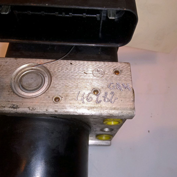 Unité hydraulique ABS occasion FORD FIESTA V Phase 2 10-2005->10-2008 1.4 TDCI 1512725 3