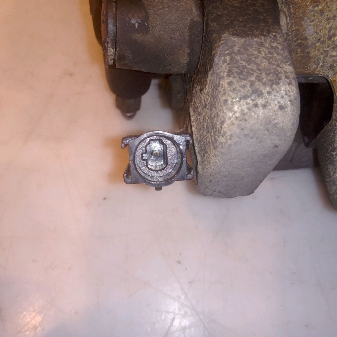 Etrier de frein avant droit occasion ALFA ROMEO 159 Phase 1 04-1995->04-1999 1.9 JTDM 150ch 71793102 3