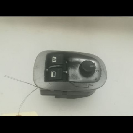 Commande lève-glace porte avant gauche occasion PEUGEOT 206 + Phase 1 03-2009->05-2013 1.4 HDI 70ch