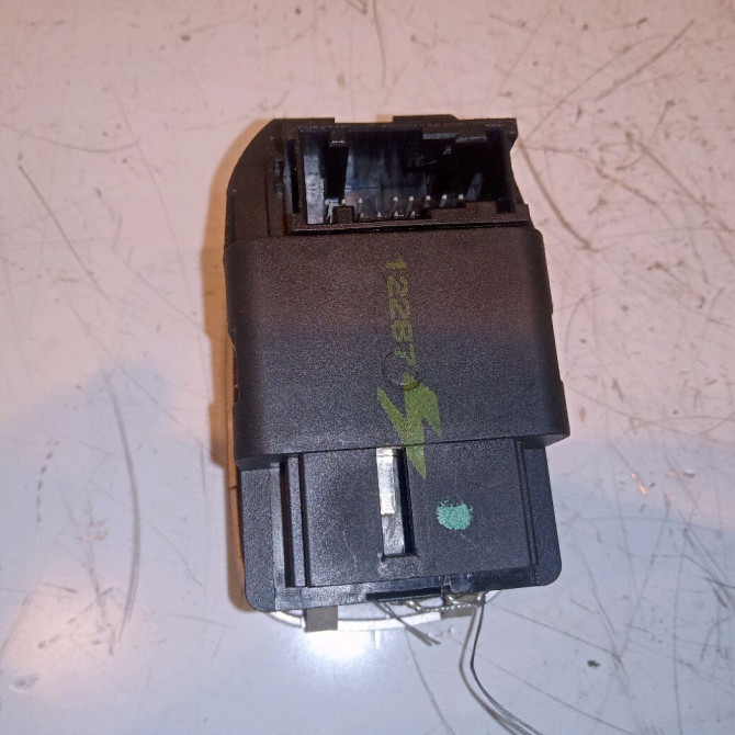 Commande lève-glace porte avant gauche occasion PEUGEOT 206 + Phase 1 03-2009->05-2013 1.4i 75ch 2