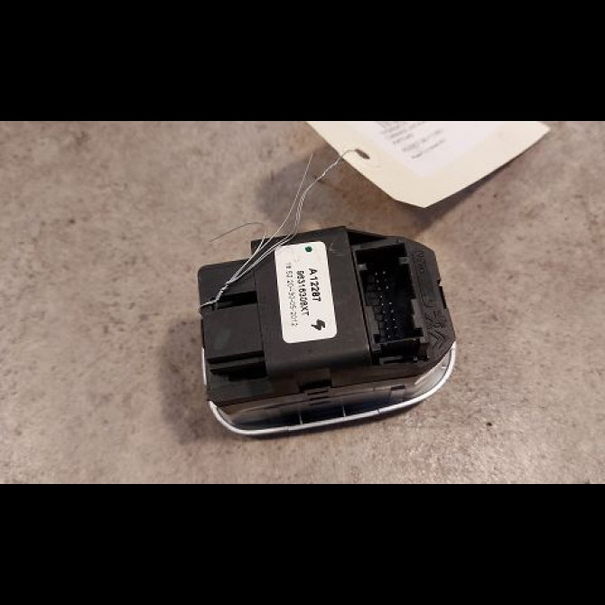 Commande lève-glace porte avant gauche occasion PEUGEOT 206 + Phase 1 03-2009->05-2013 1.1i 60ch 2