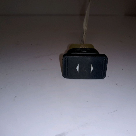 Commande lève-glace porte avant droite occasion FORD FOCUS II Phase 1 09-2004->12-2007 1.8 TDCI 115ch 1223143