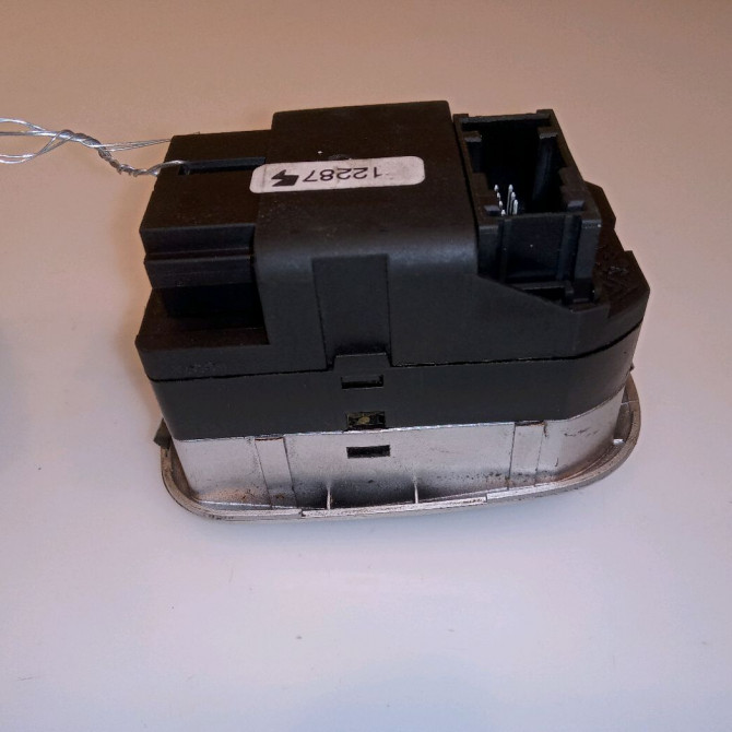 Commande lève-glace porte avant gauche occasion PEUGEOT 206 + Phase 1 03-2009->05-2013 1.1i 60ch 2