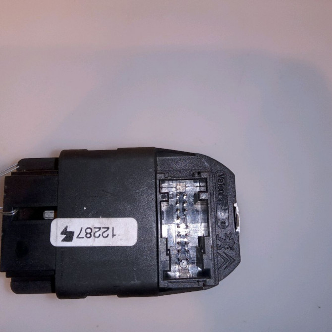 Commande lève-glace porte avant gauche occasion PEUGEOT 206 + Phase 1 03-2009->05-2013 1.1i 60ch 3