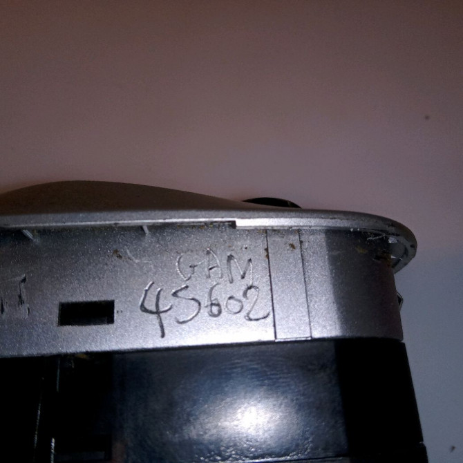 Commande lève-glace porte avant gauche occasion PEUGEOT 206 + Phase 1 03-2009->05-2013 1.1i 60ch 4