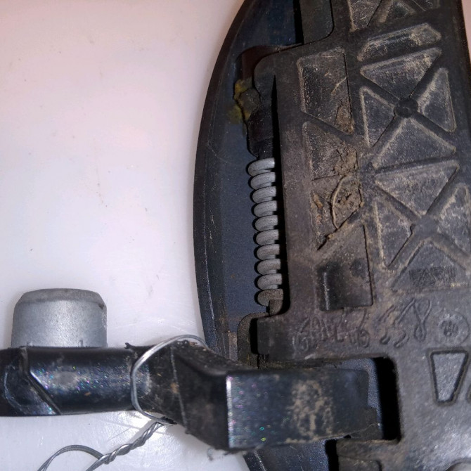 Poignee ext porte arg occasion TOYOTA AYGO I Phase 1 04-1995->04-1999 1.0 VVTI 68ch 692400H011 3