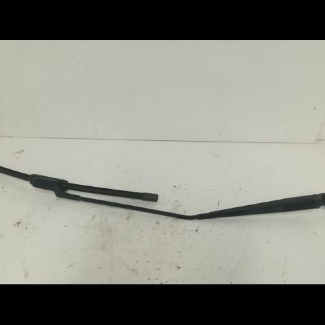 Bras essuie-glace avant droit occasion VOLKSWAGEN POLO IV Phase 2 05-2005->09-2009 1.4 TDI 80ch 6Q1955409D 1