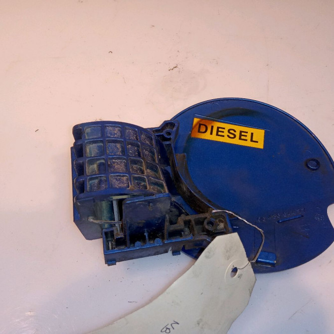 Volet de trappe carburant occasion PEUGEOT 307 Phase 2 06-2005->03-2008 1.6 HDI 16v 90ch 151788 2