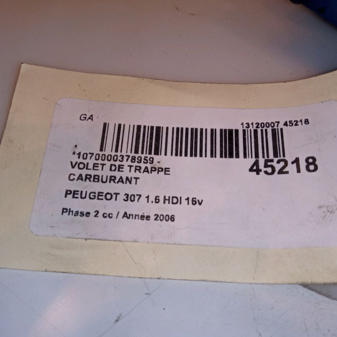 Volet de trappe carburant occasion PEUGEOT 307 Phase 2 06-2005->03-2008 1.6 HDI 16v 90ch 151788 4
