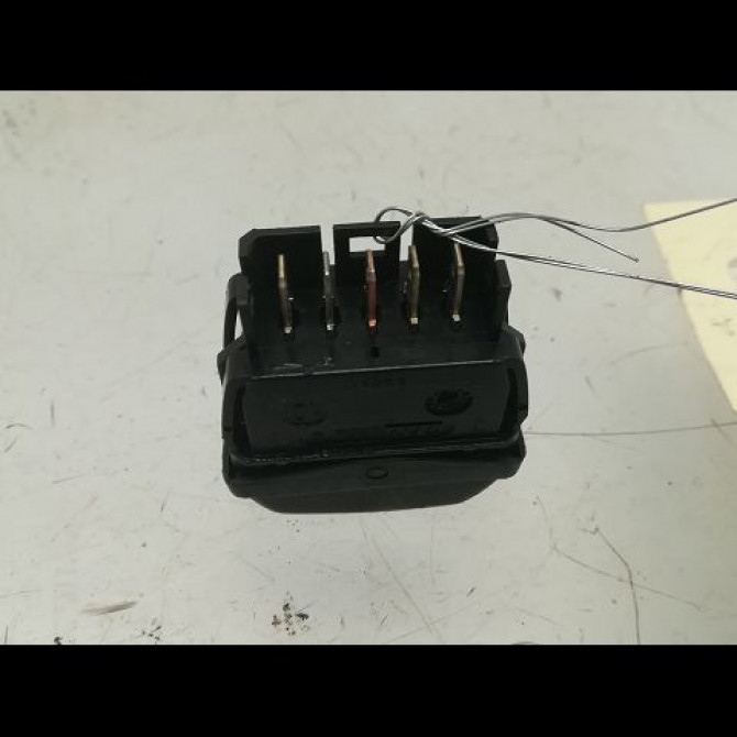 Commande lève-glace porte avant droite occasion CITROEN XSARA PICASSO Phase 1 12-1999->02-2004 2