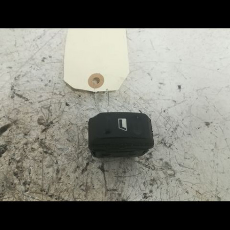 Commande lève-glace porte avant droite occasion CITROEN XSARA PICASSO Phase 1 12-1999->02-2004 2.0 HDi 90ch