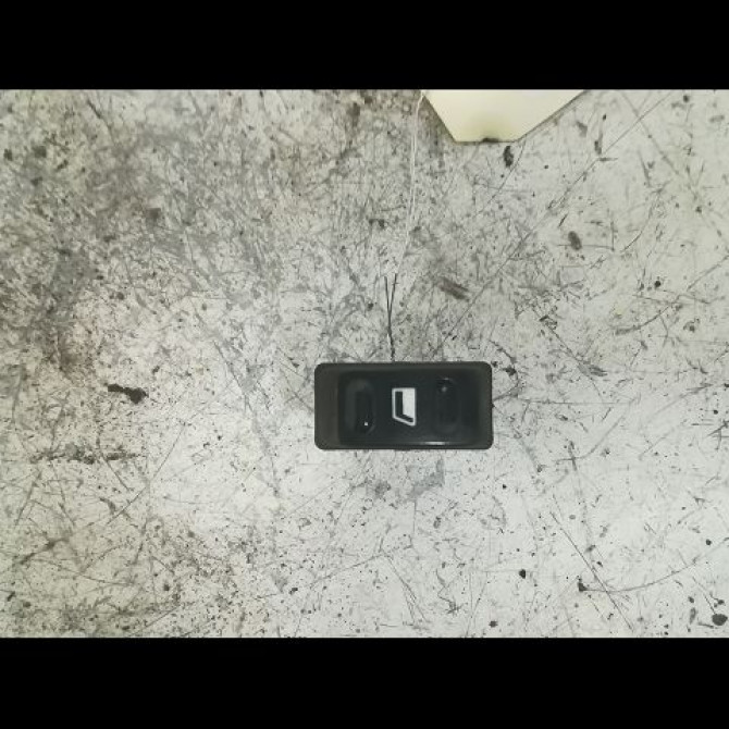 Commande lève-glace porte avant droite occasion CITROEN XSARA PICASSO Phase 1 12-1999->02-2004 2.0 HDi 90ch 1