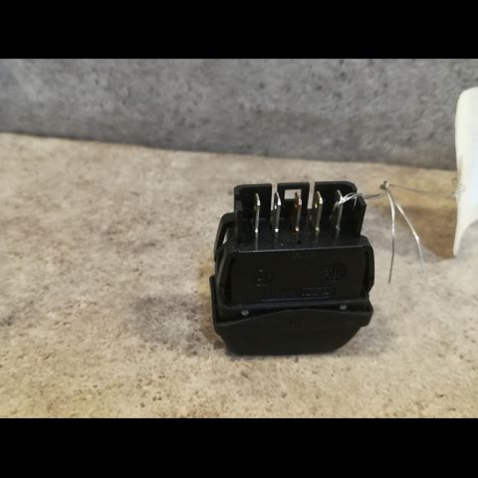 Commande lève-glace porte avant droite occasion CITROEN XSARA PICASSO Phase 1 12-1999->02-2004 2.0 HDi 90ch 2