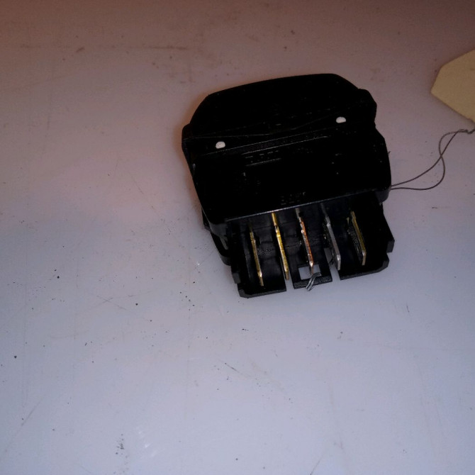 Commande lève-glace porte avant droite occasion CITROEN XSARA PICASSO Phase 1 12-1999->02-2004 2.0 HDi 90ch 2