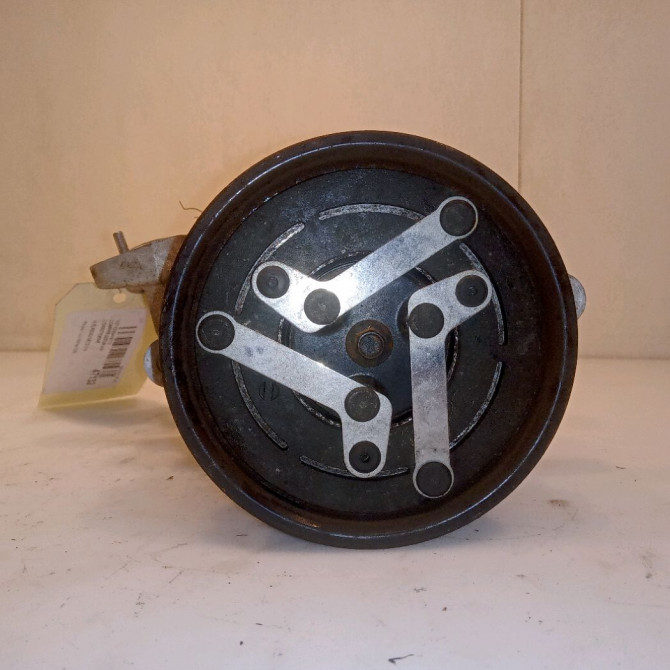 Compresseur air conditionne occasion HYUNDAI GETZ Phase 1 09-2002->11-2005 1.1i 977011C100 1