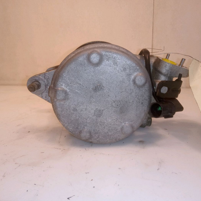 Compresseur air conditionne occasion HYUNDAI GETZ Phase 1 09-2002->11-2005 1.1i 977011C100 3