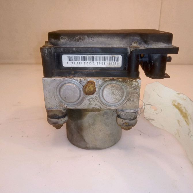 Unité hydraulique ABS occasion HYUNDAI GETZ Phase 1 09-2002->11-2005 1.1i 589101CA00 3