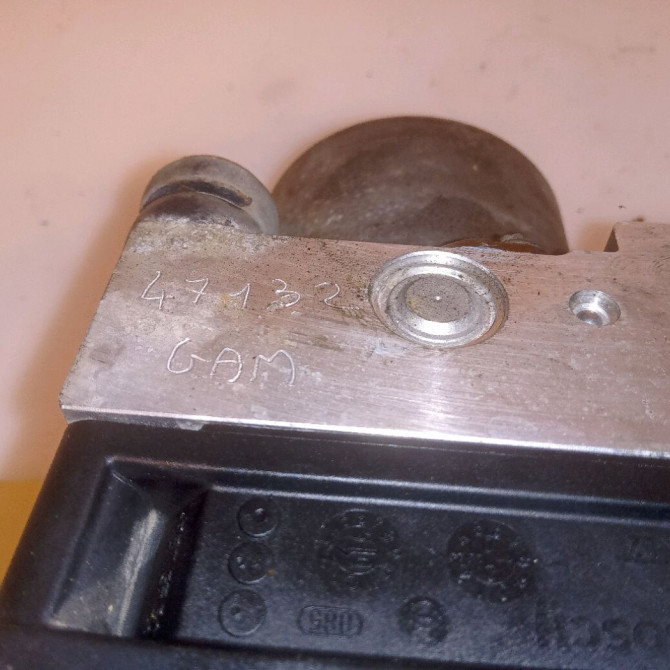 Unité hydraulique ABS occasion HYUNDAI GETZ Phase 1 09-2002->11-2005 1.1i 589101CA00 6