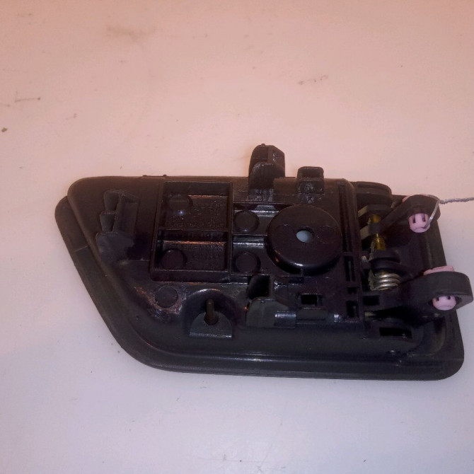 Poignee int porte avg occasion HYUNDAI GETZ Phase 1 09-2002->11-2005 1.1i 826101C000BJ 2