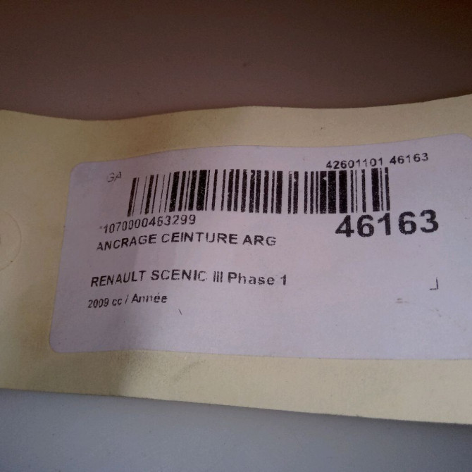 Ancrage ceinture arrière gauche occasion RENAULT SCENIC III Phase 1 04-2009->11-2011 888221952R 4