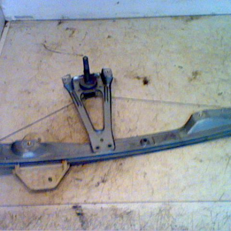 Mecanisme leve-glace arrière gauche occasion RENAULT CLIO II Phase 1 03-1998->06-2001 1.9 D 7700434303
