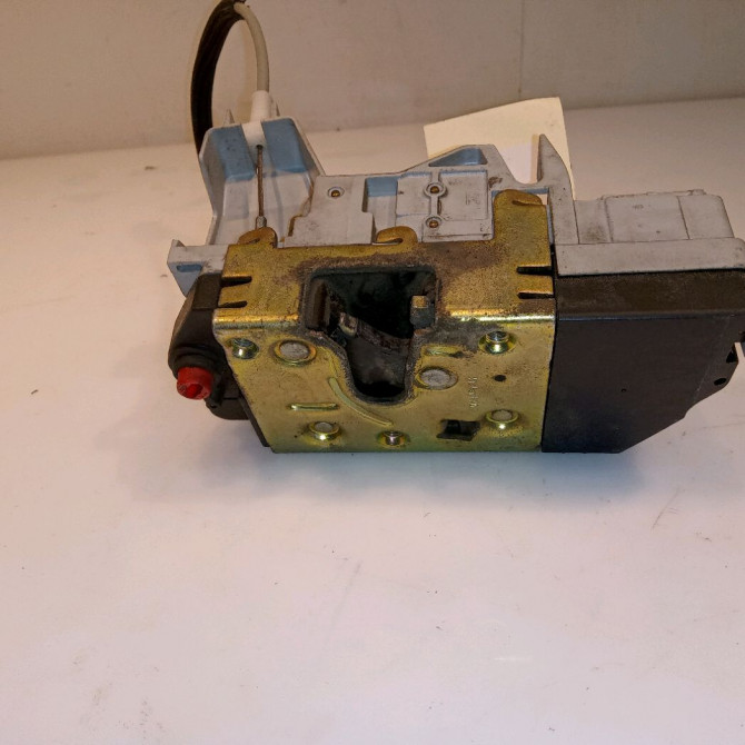 Serrure porte ard occasion PEUGEOT 307 Phase 2 06-2005->03-2008 1.6 HDI 16v 90ch 9138G0 2