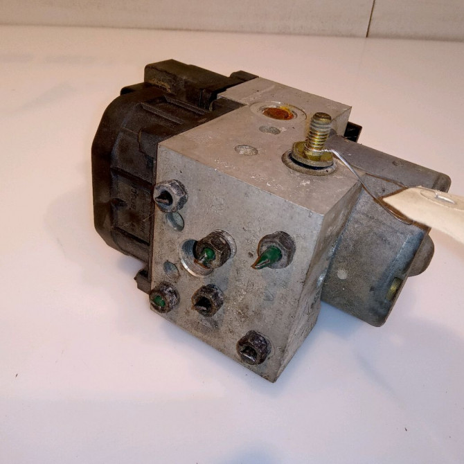 Unité hydraulique ABS occasion RENAULT CLIO II Phase 1 03-1998->06-2001 1.2 7701043934 3