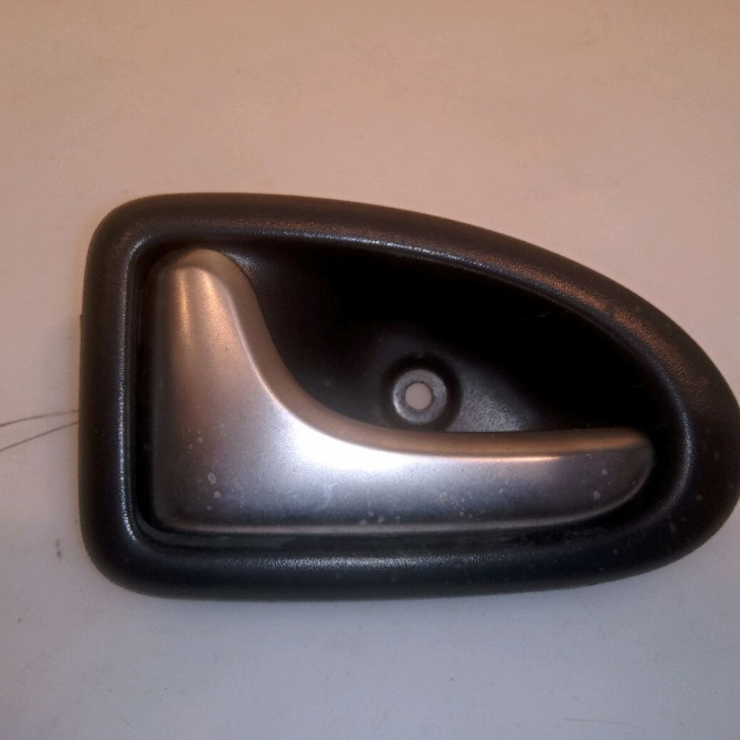 Poignee int porte avg occasion RENAULT CLIO CAMPUS II Phase 1 07-2006->07-2009 1.5 DCI 70ch 8200711136 1