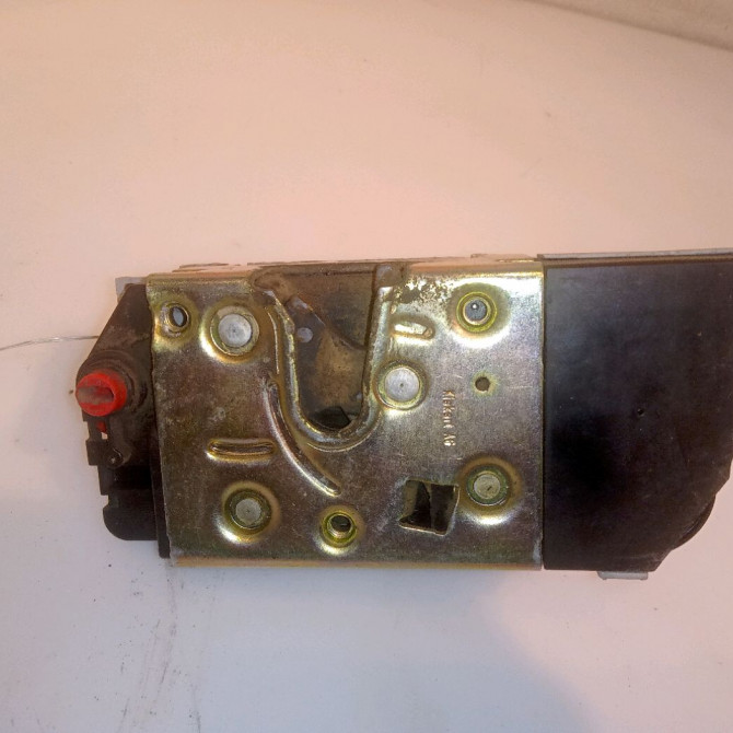 Serrure porte ard occasion PEUGEOT 307 Phase 2 06-2005->03-2008 2.0 HDI 16v 136ch 9138G0 2