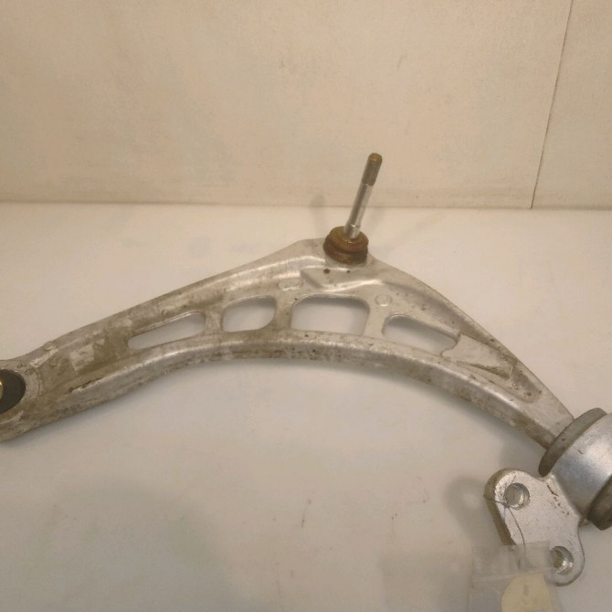 Triangle inf avg occasion B.M.W. SERIE 3 IV Phase 2 09-2001->03-2005 320d 1