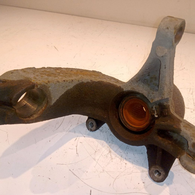 Moyeu avd occasion RENAULT SCENIC II Phase 2 09-2006->04-2009 1.9 DCI 130ch 8200308650 2